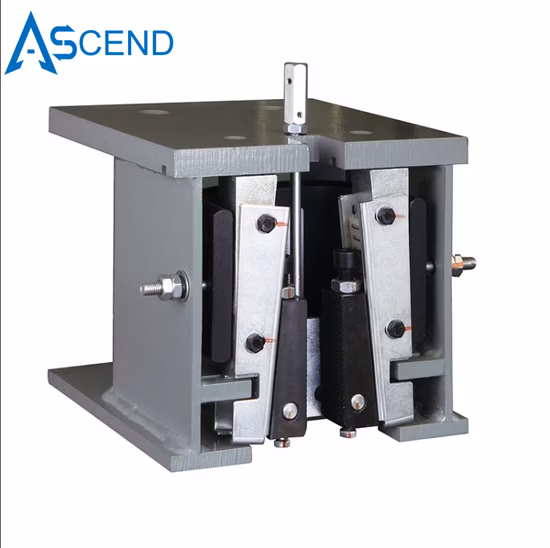 Одноразовый защитный костюм, средства индивидуальной защиты всего тела для обеспечения безопасности.